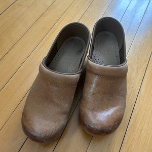 Dansko Professional Honey Distressed Clog